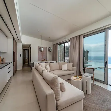 Wave Grand Infinity Villa Kuit - Luxury Retreat With Stunning Sea Views Kalamítsi